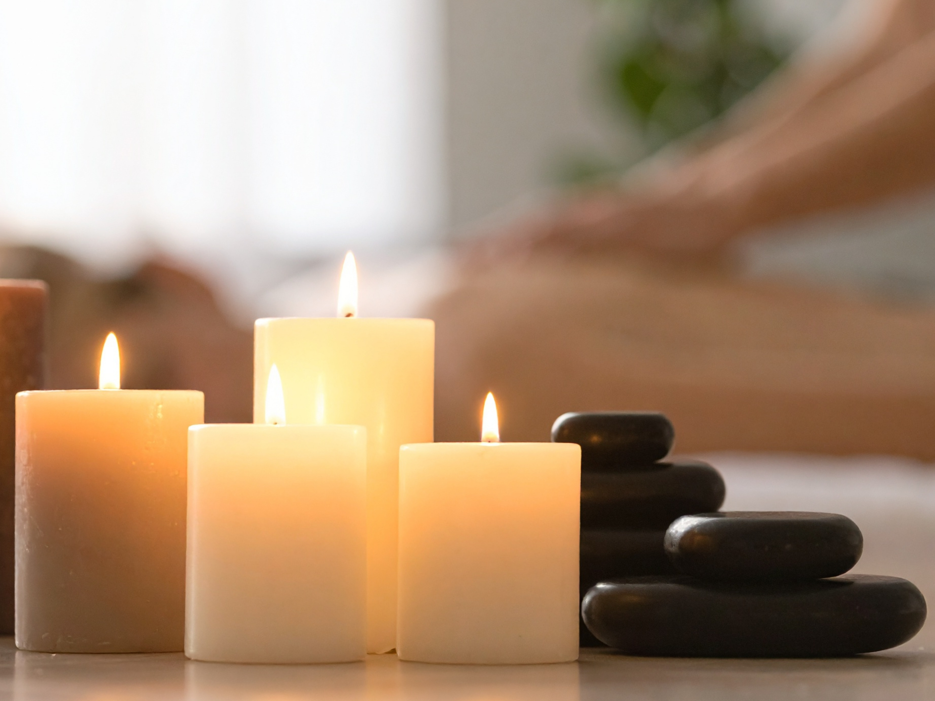 Massagem com Pedras Quentes Essêncial